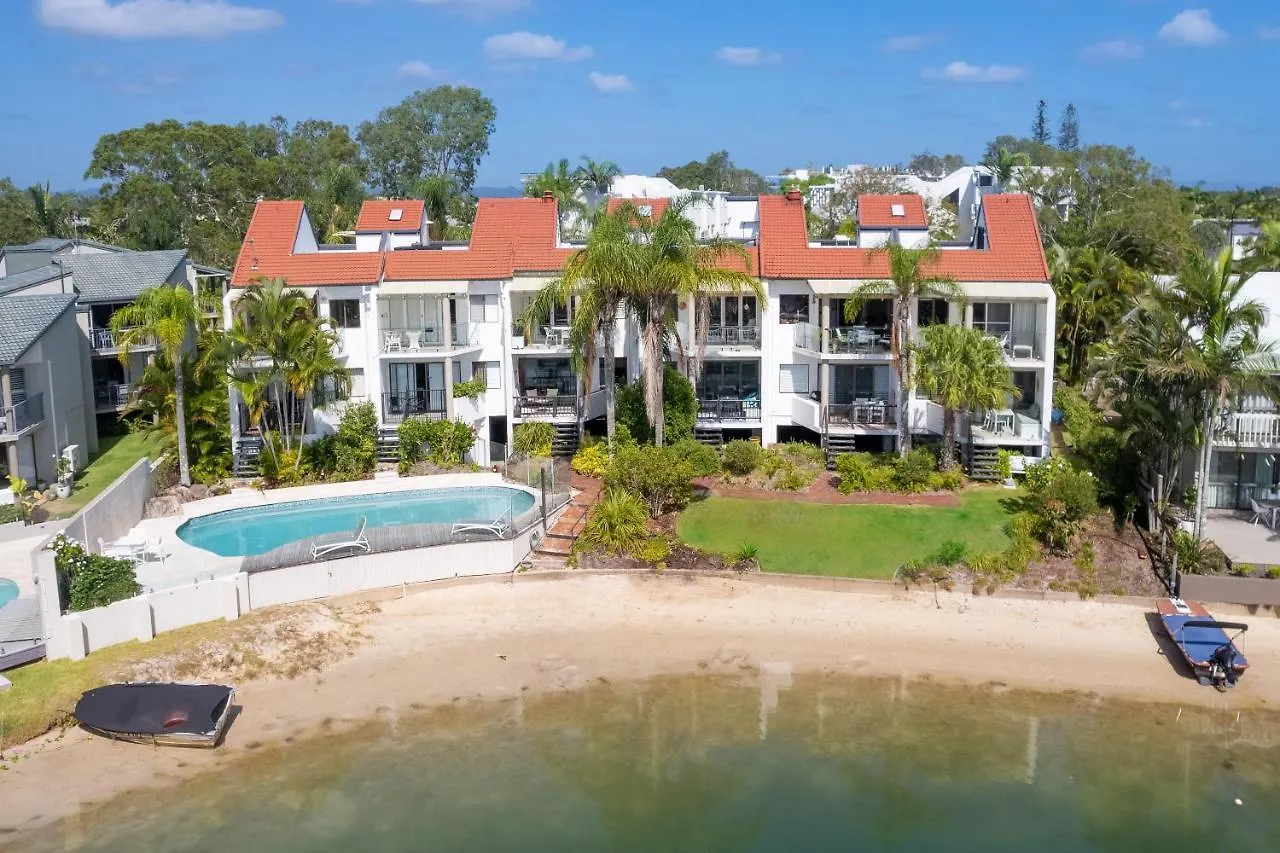 ヌーサヘッズSt Tropez 12 Haven With Water View & Poolアパートメント ヌーサヘッズ